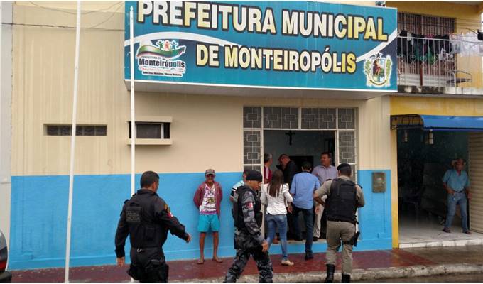 Prefeitura de Monteirópolis — © Reprodução 