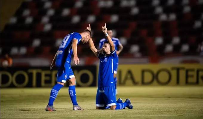Rodrigo Pipão comemorando gol — © Reprodução 