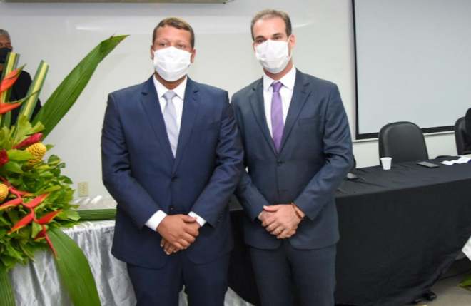 Prefeito Olavo Neto, vice e vereadores tomam posse em Murici