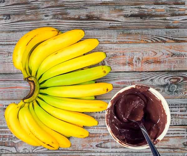 Brigadeiro de casca de banana— © Reprodução
