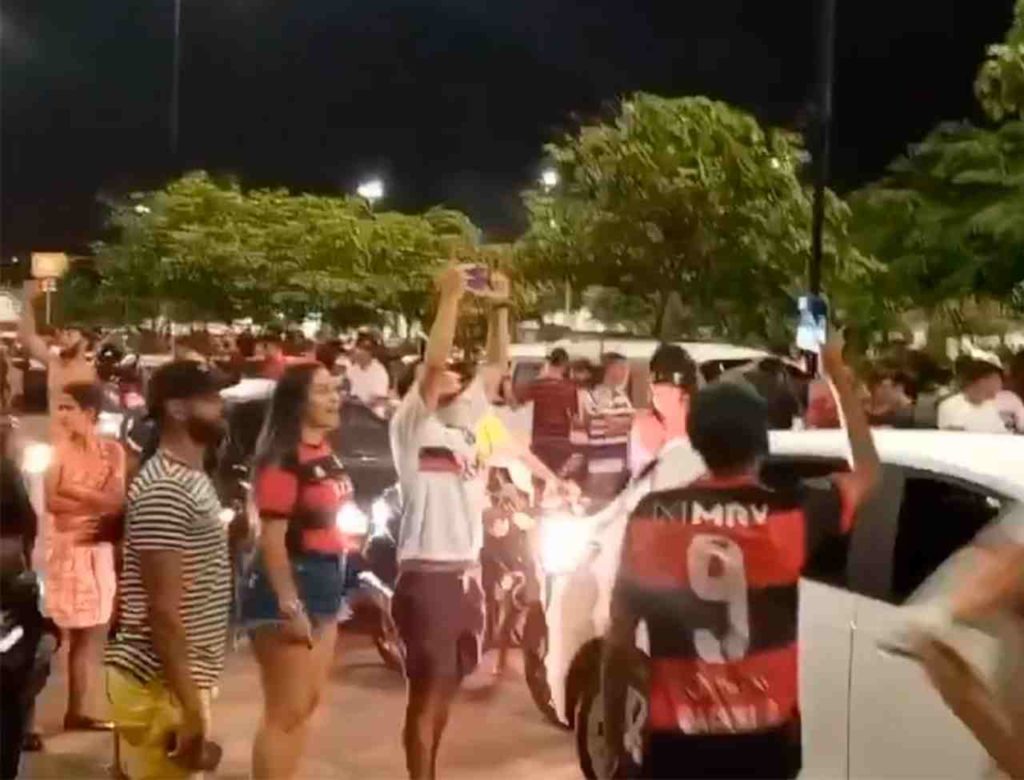 Torcedores do Flamengo após resultado do Campeonato Brasileiro — © Reprodução