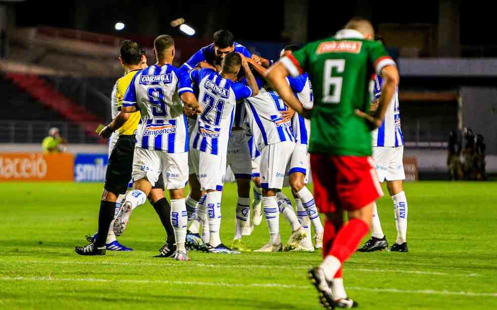 CSA desbanca o CEO por 5 a 0 e assume liderança do Alagoano