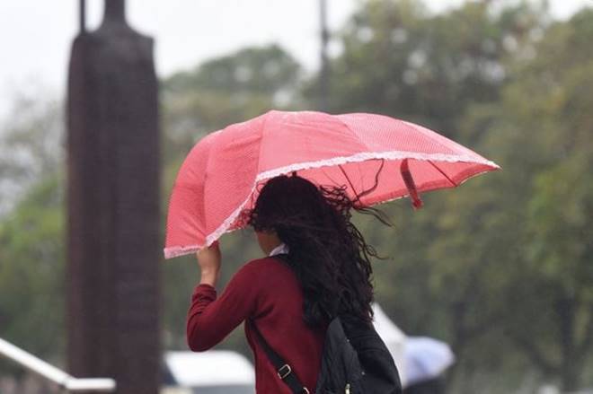 Sala de Alerta emite aviso sobre chuvas com rajadas de vento em Alagoas