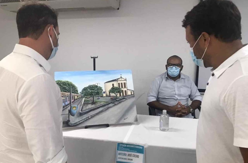 Exposição mostra trabalho artesanal de artistas de Murici