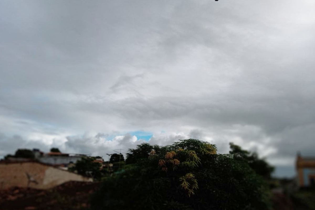 Fim de semana em Alagoas deve ser de tempo seco e nebuloso — © Gustavo Lopes/BR104
