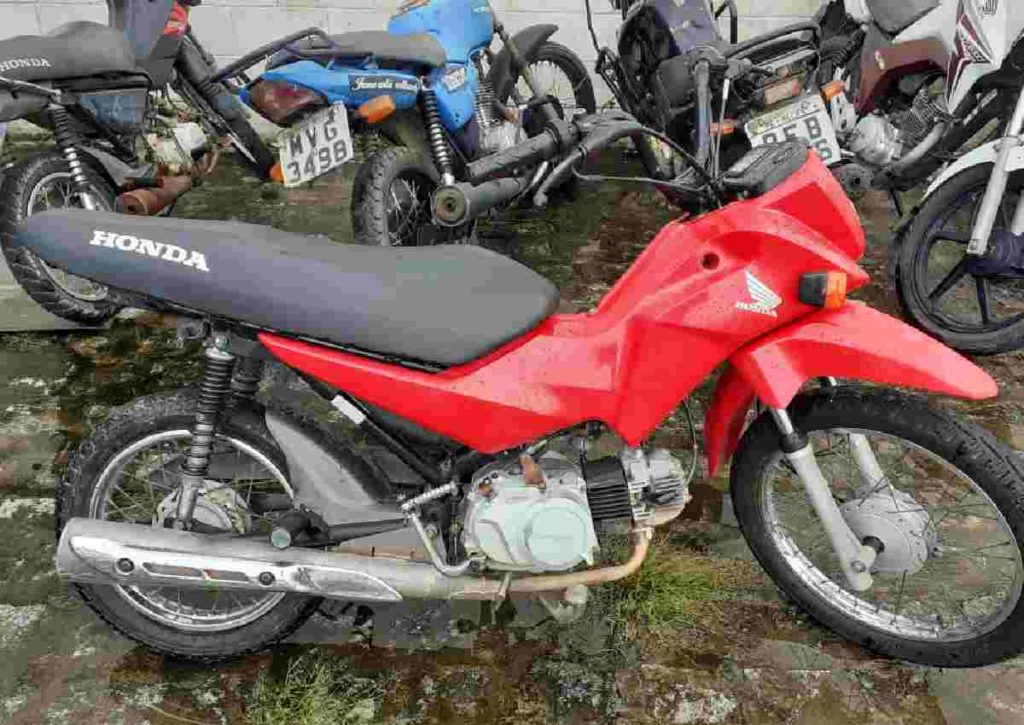 PM localiza moto roubada durante patrulhamento em Murici