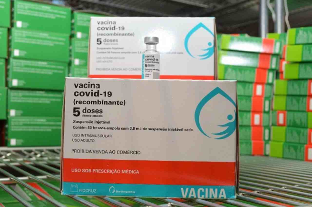 Embalagem da vacina AstraZeneca – © Carla Cleto
