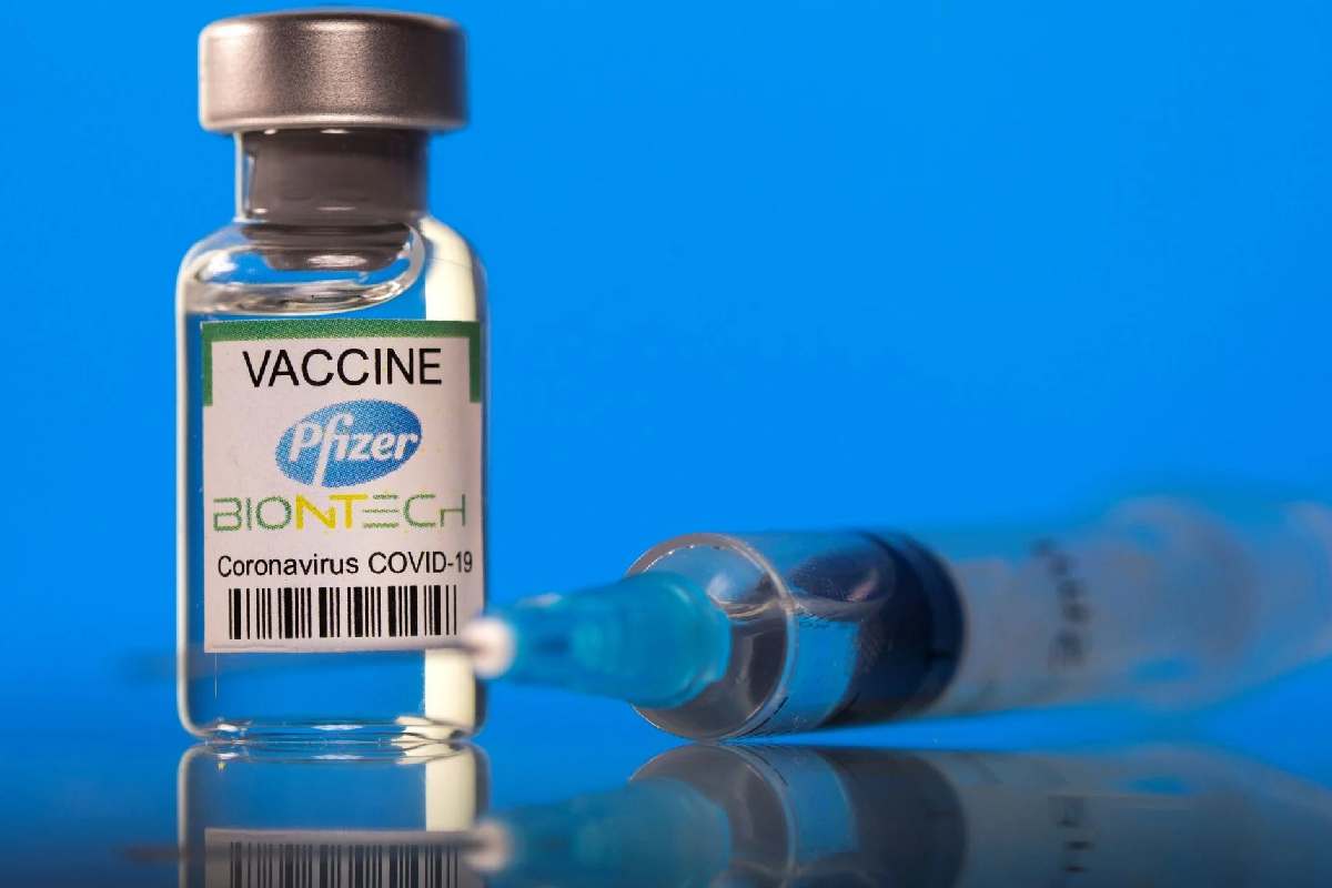 Doses da vacina Pfizer começaram a ser distribuídas em Alagoas — © Dado Ruvic/Reuters