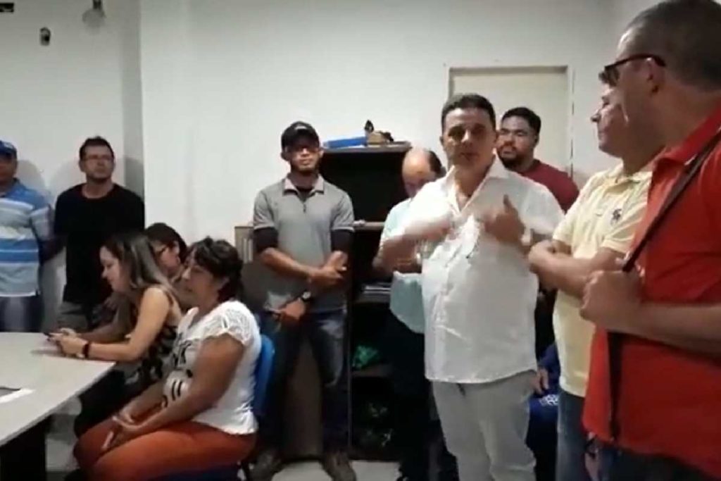 Kil durante reunião que discutia possível privatização do SAAE, em 2019 — © Reprodução