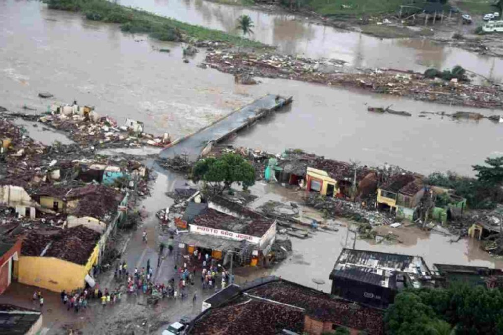 Local atingido pela enchente de 2010 — © Gazeta do Povo