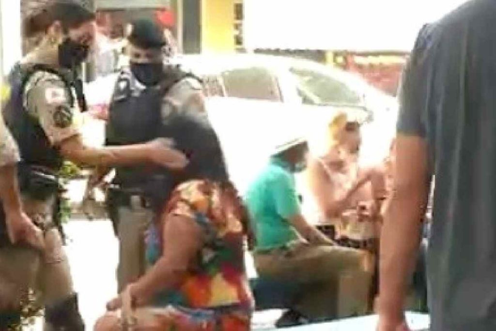 Mulher leva tapa de policial militar em Formigas — © Reprodução