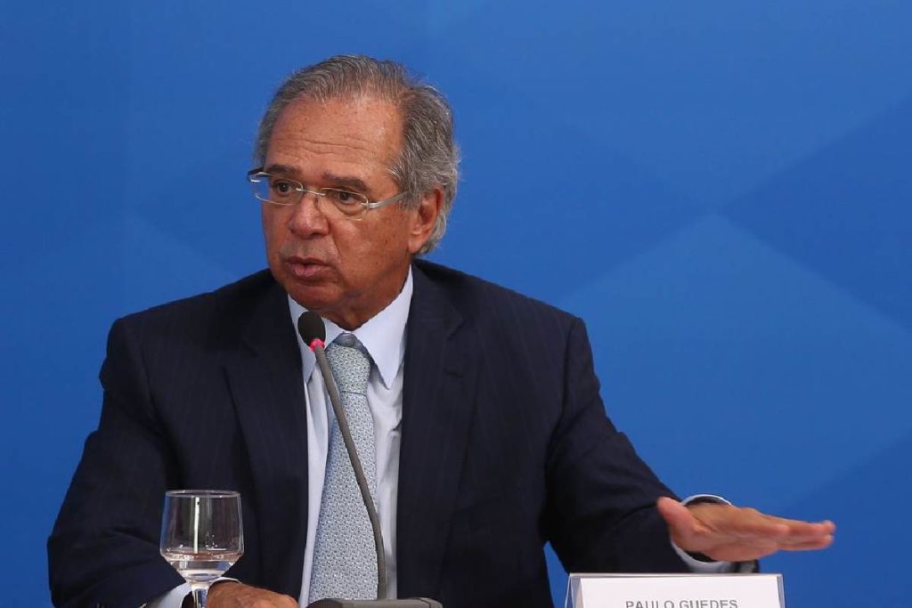 Paulo Guedes diz quanto será o auxílio emergencial se for prorrogado