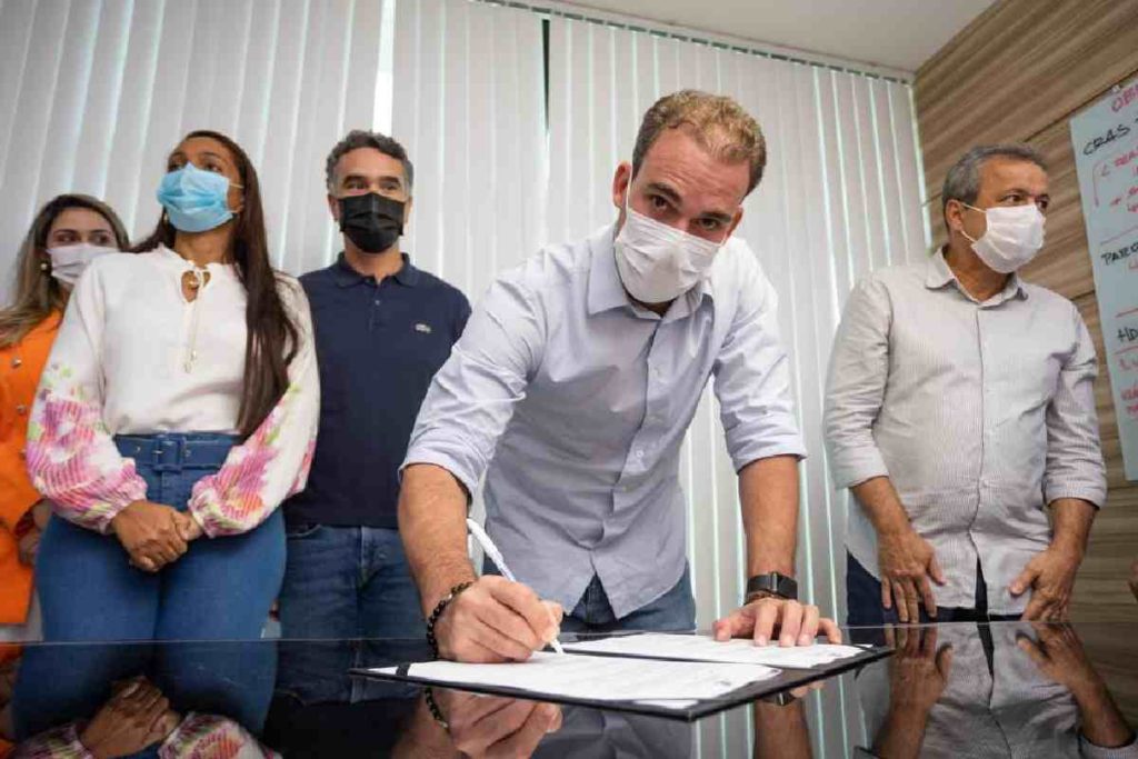 Olavo Neto assina ordem de serviço para início de obras do Minha Cidade Linda