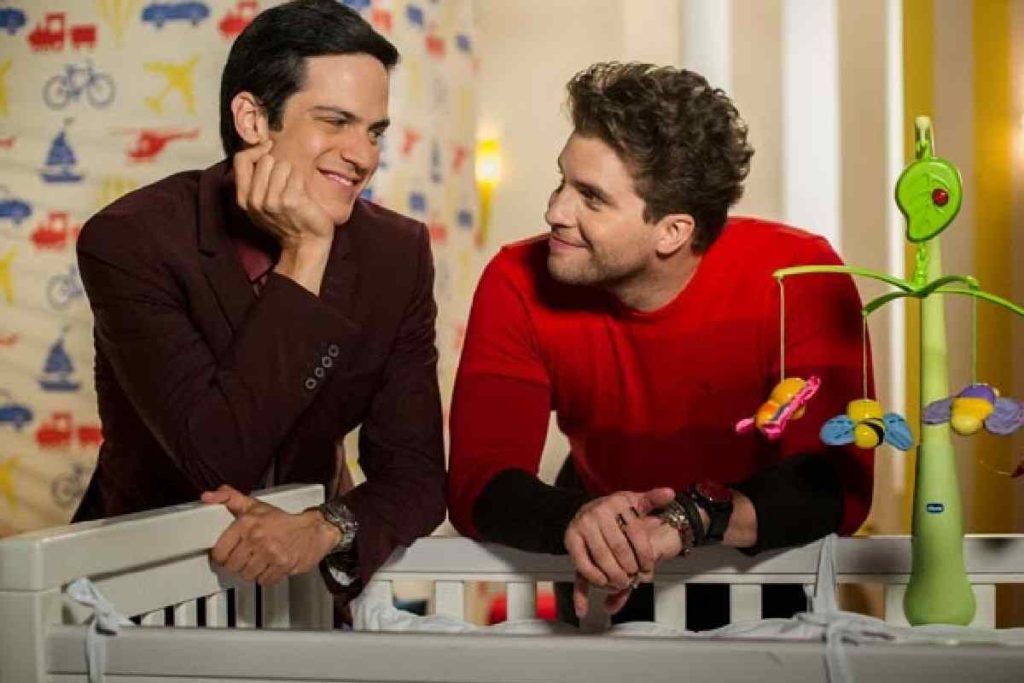 Thiago Fragoso relembra beijo gay em “Amor à Vida”