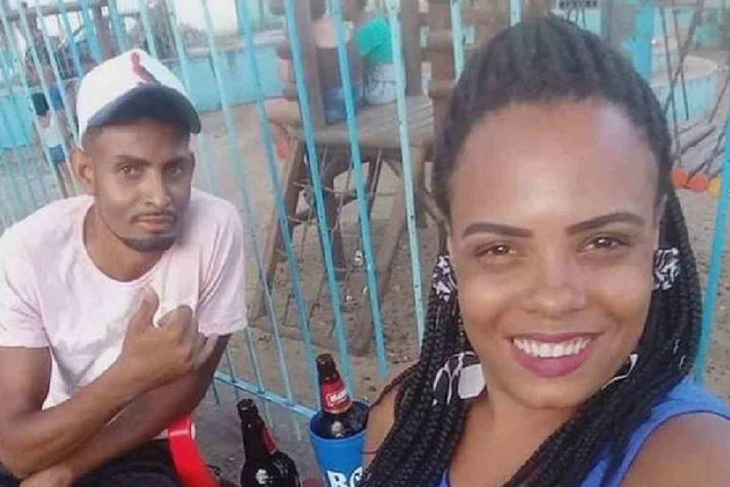 Mulher mata marido e frita pênis em frigideira após descobrir traição