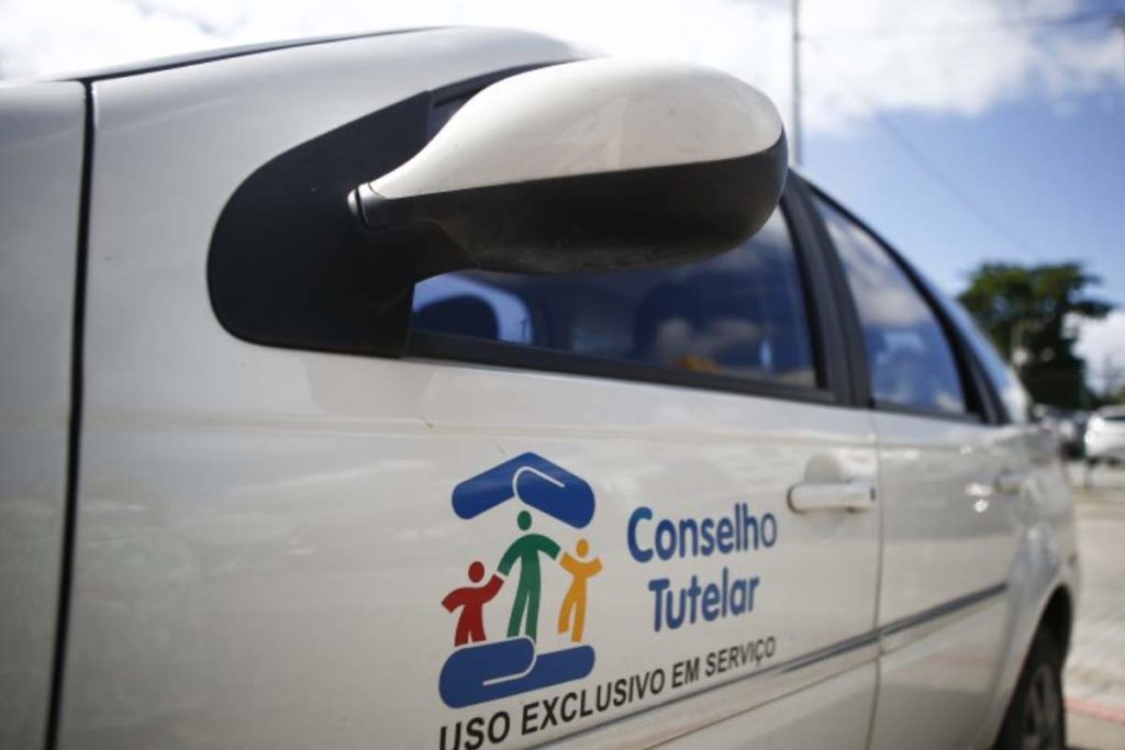 Conselheiros tutelares de 30 municípios protestam por vacina nesta quarta