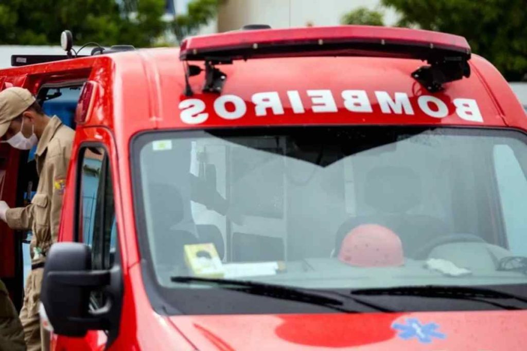 Homem cai de escada em União dos Palmares e é socorrido pelos Bombeiros