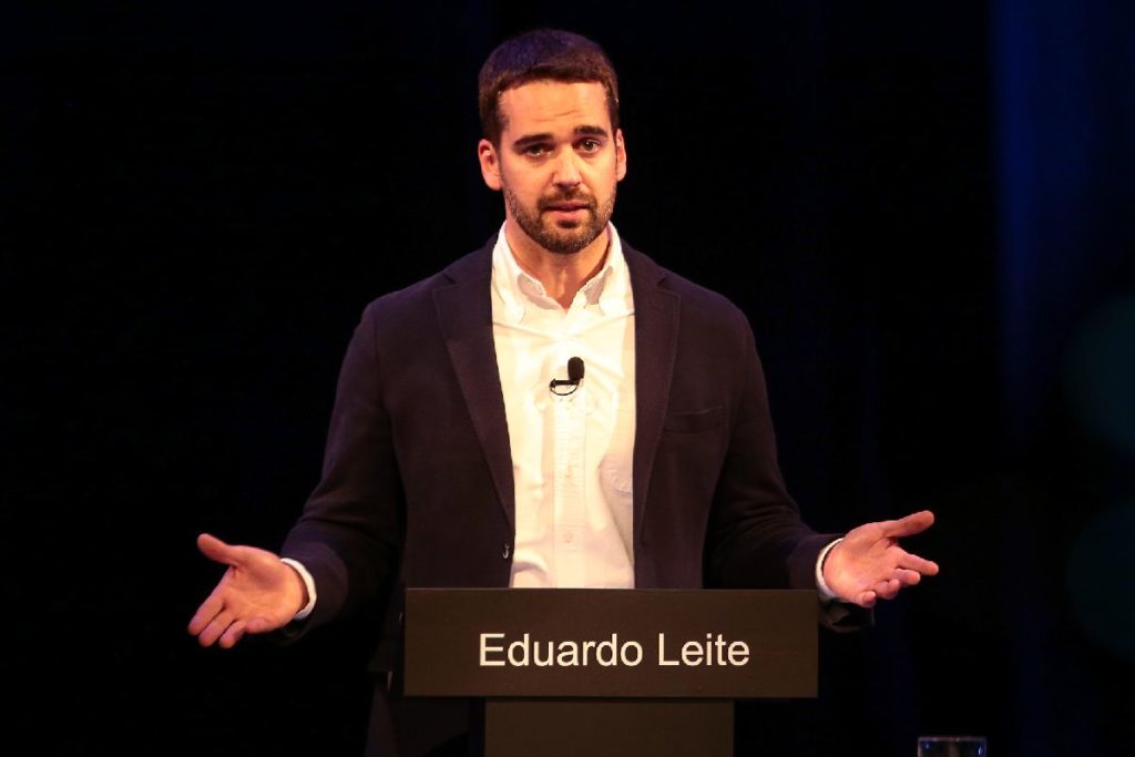 Governador Eduardo Leite virá para Maceió a convite de Rodrigo Cunha