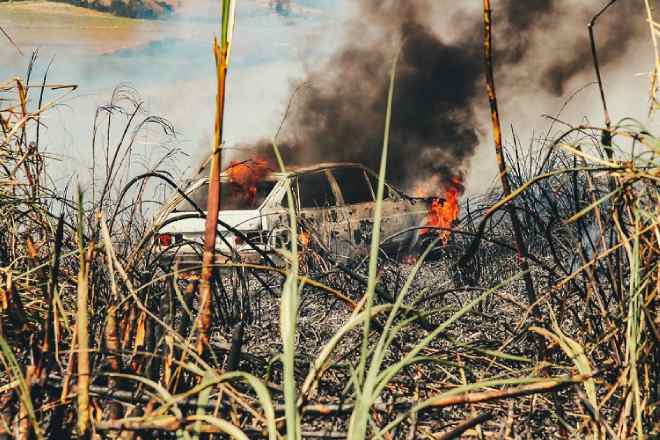 Homem carbonizado é achado dentro de carro em canavial