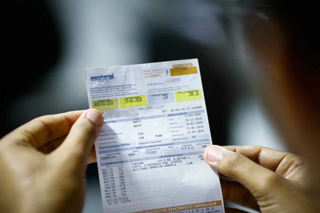 Conta de luz terá 65% de desconto automático para famílias de baixa renda