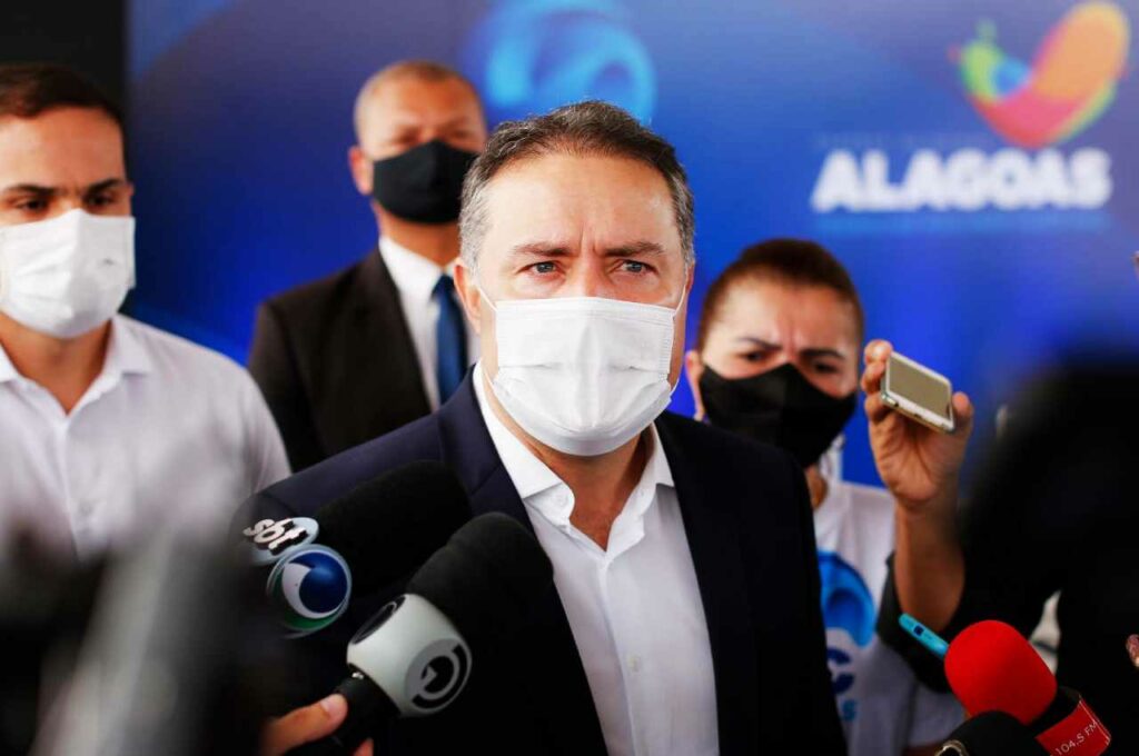 Covid-19: Renan Filho prorroga decreto com flexibilização de medidas