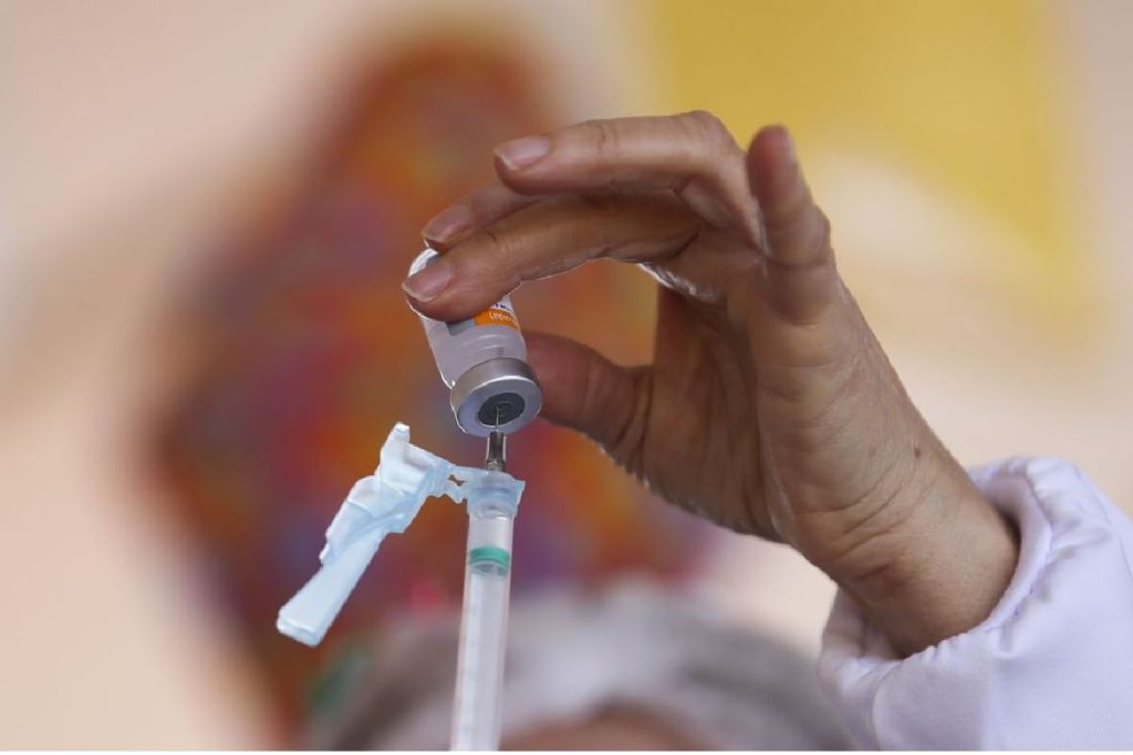 Covid: Caruaru vai iniciar vacinação em adolescentes de 12 anos