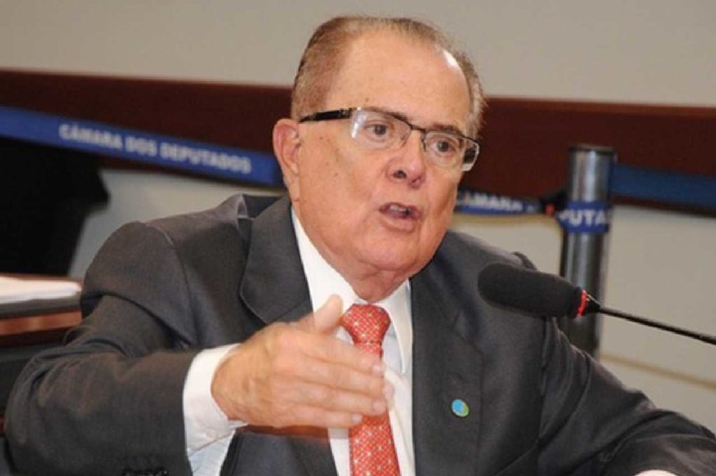 Adelson Andrade relembra legado de João Lyra na política e no setor empresarial