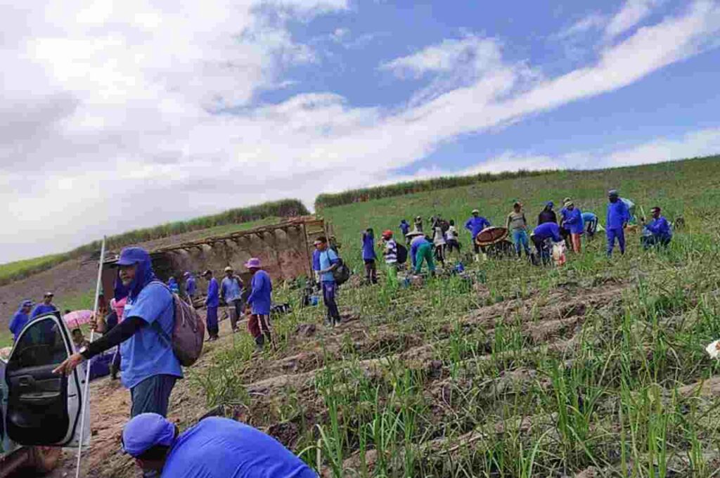 Quatro vítimas de acidente com caminhão em Jacuípe recebem alta
