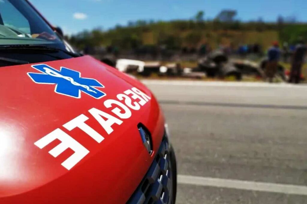 Homem fica preso nas ferragens após capotamento de carro em São Luís do Quitunde