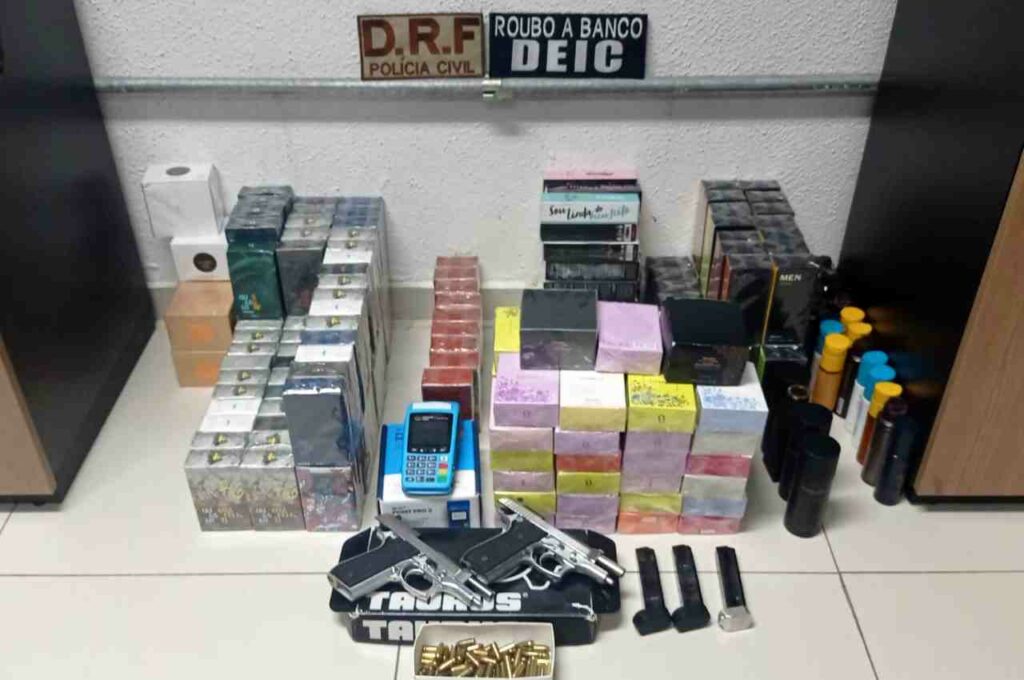 Irmãos são presos acusados de arrombar loja de cosméticos em União dos Palmares