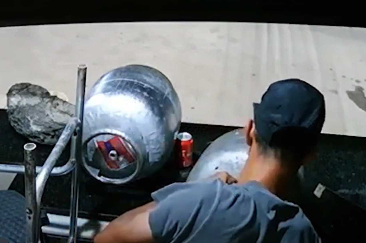 Homem furta botijões de gás de lanchonete em União dos Palmares | © Reprodução