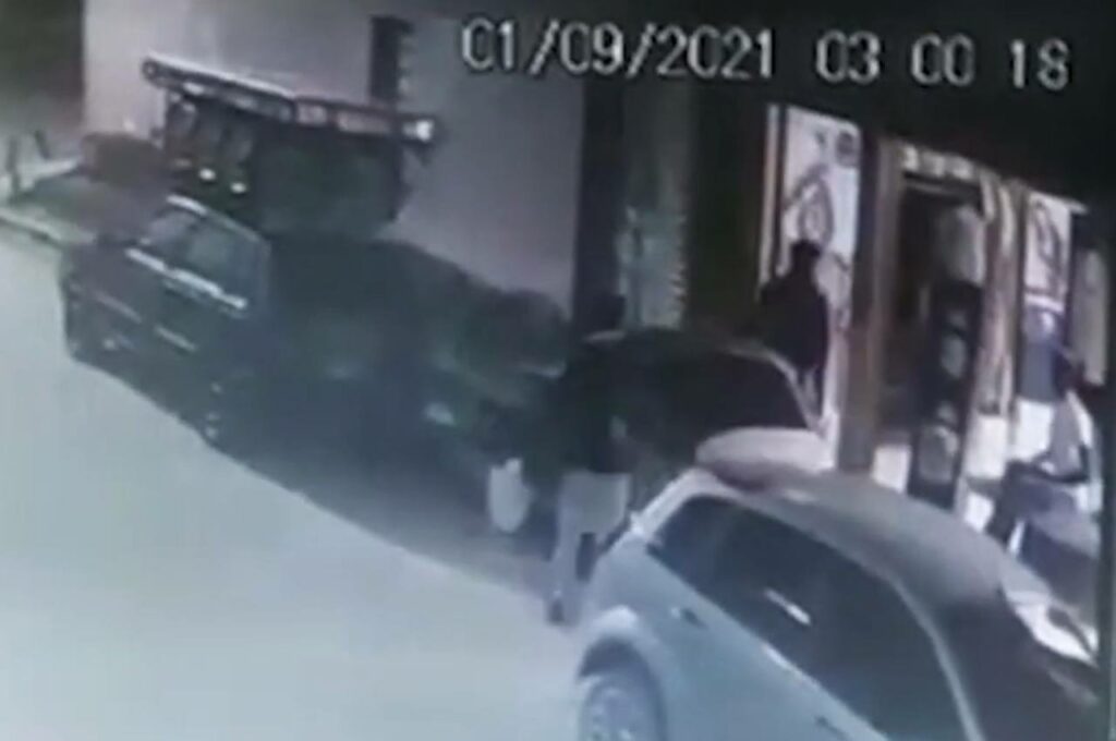 Criminosos arrombam loja e furtam R$ 60 mil em mercadorias em Mundaú