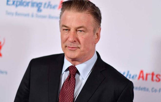 Ator Alec Baldwin mata diretora durante gravação de filme