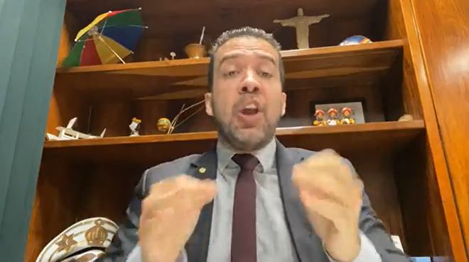 Urgente! “Querem acabar com o auxílio emergencial”, alerta Janones