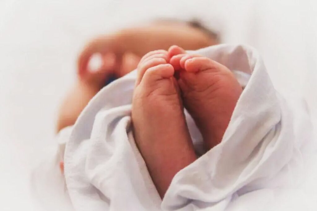 Homem pede para usar banheiro e abusa sexualmente de bebê de 2 anos no Agreste de AL