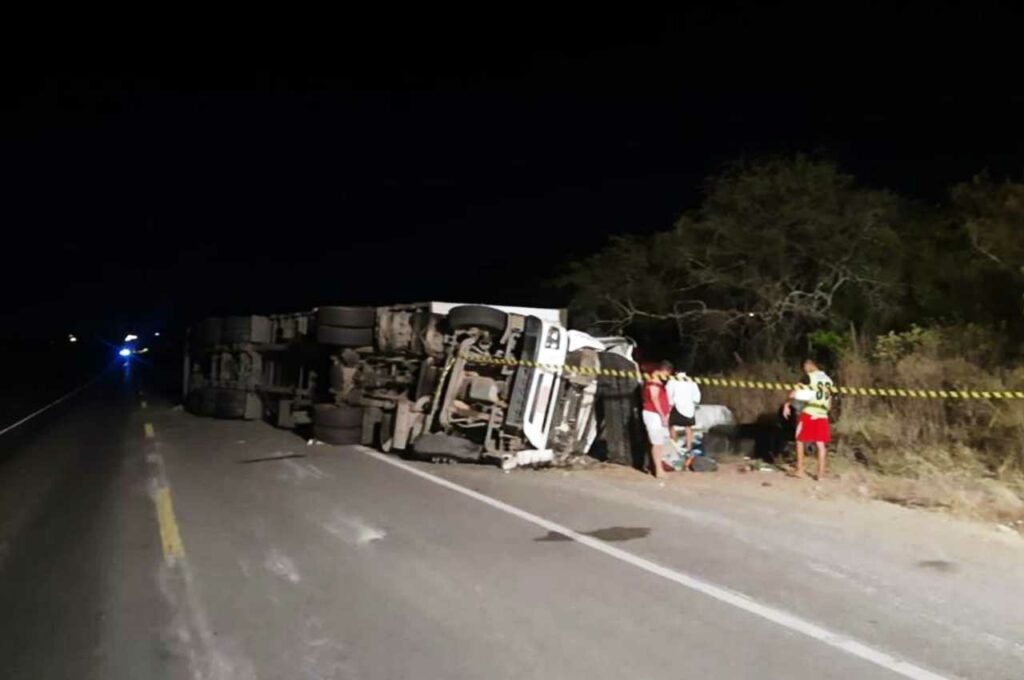 AL: Acidente deixa adolescente ferido na BR-423 após ultrapassagem malsucedida