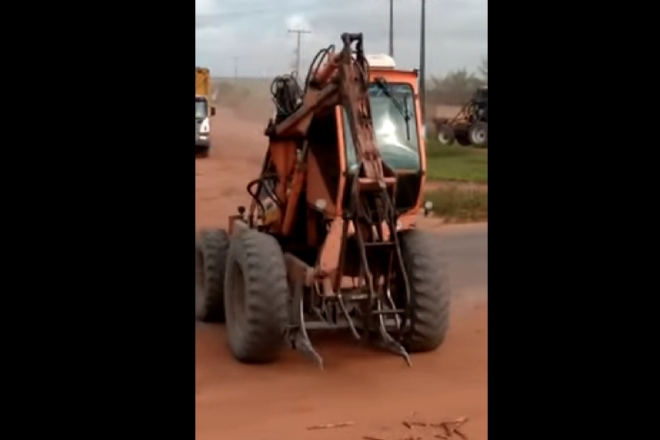 Oficiais da Justiça retiram invasores de fazenda pertencente a Laginha, em Coruripe