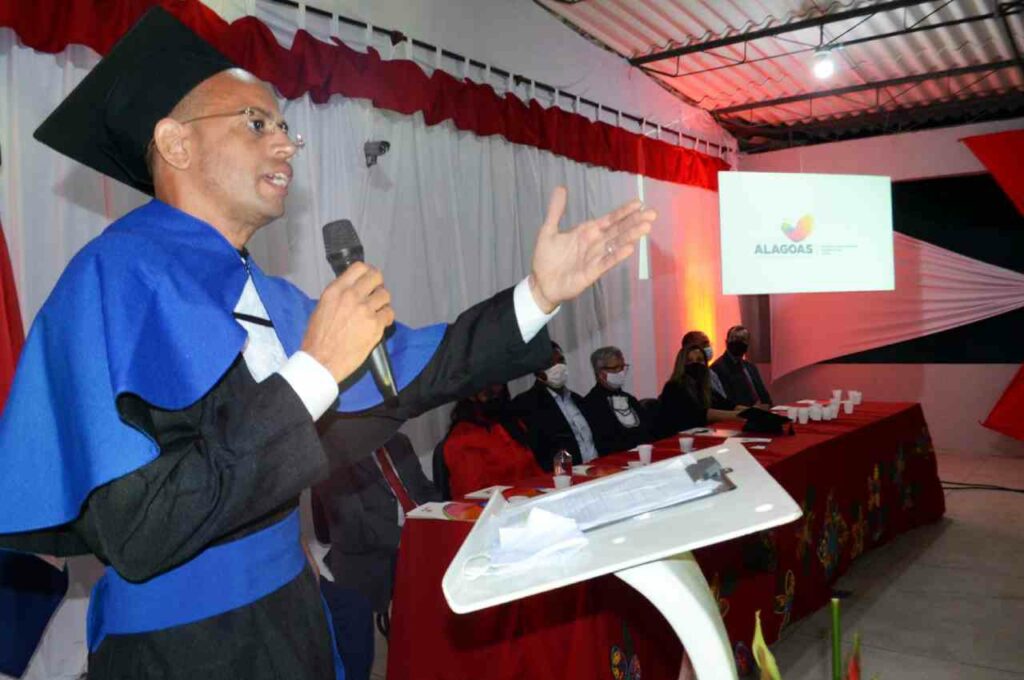 Reeducando se forma em cerimônia realizada dentro do sistema prisional alagoano