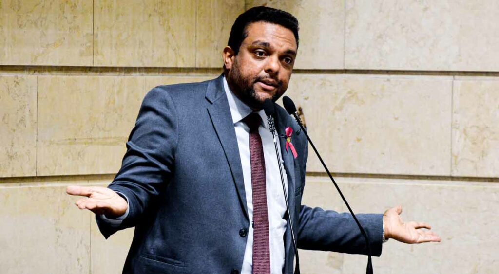 Após ter conta desativada, Deputado Otoni de Paula “começa do zero” no Instagram