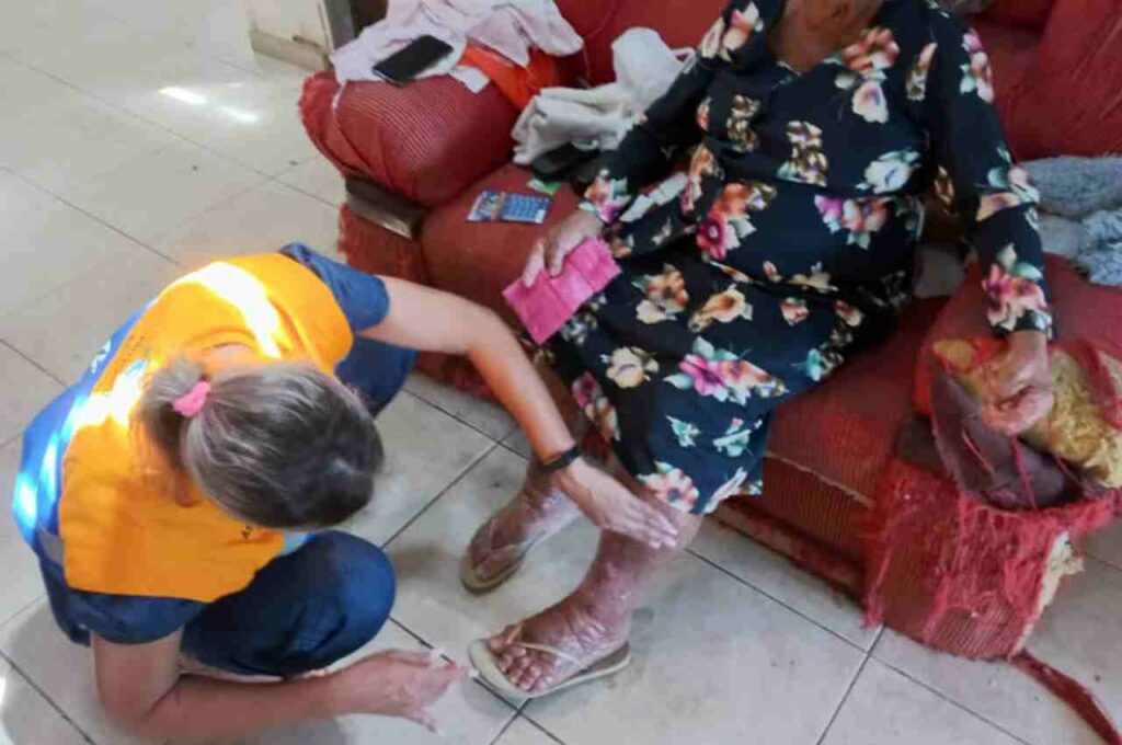 Polícia investiga denúncia de maus-tratos contra anciã de 95 anos em Maceió