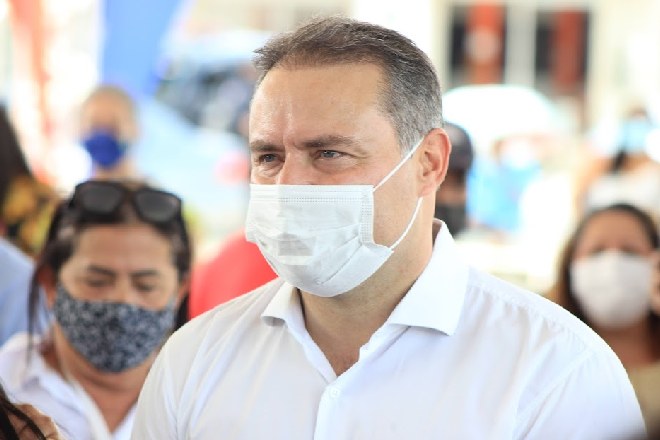 Estudantes de Alagoas vão receber R$ 2 mil por concluírem ensino médio