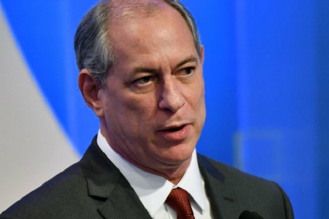 Colunista analisa suspensão de Ciro Gomes nas disputas presidenciais