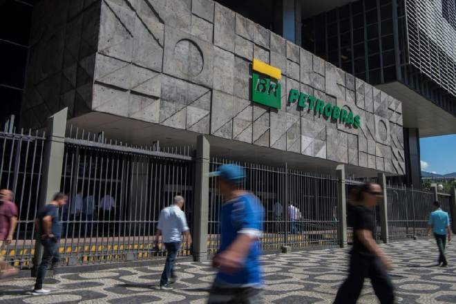 Aumento no combustível registra lucro de mais de R$ 31 bilhões para a Petrobras