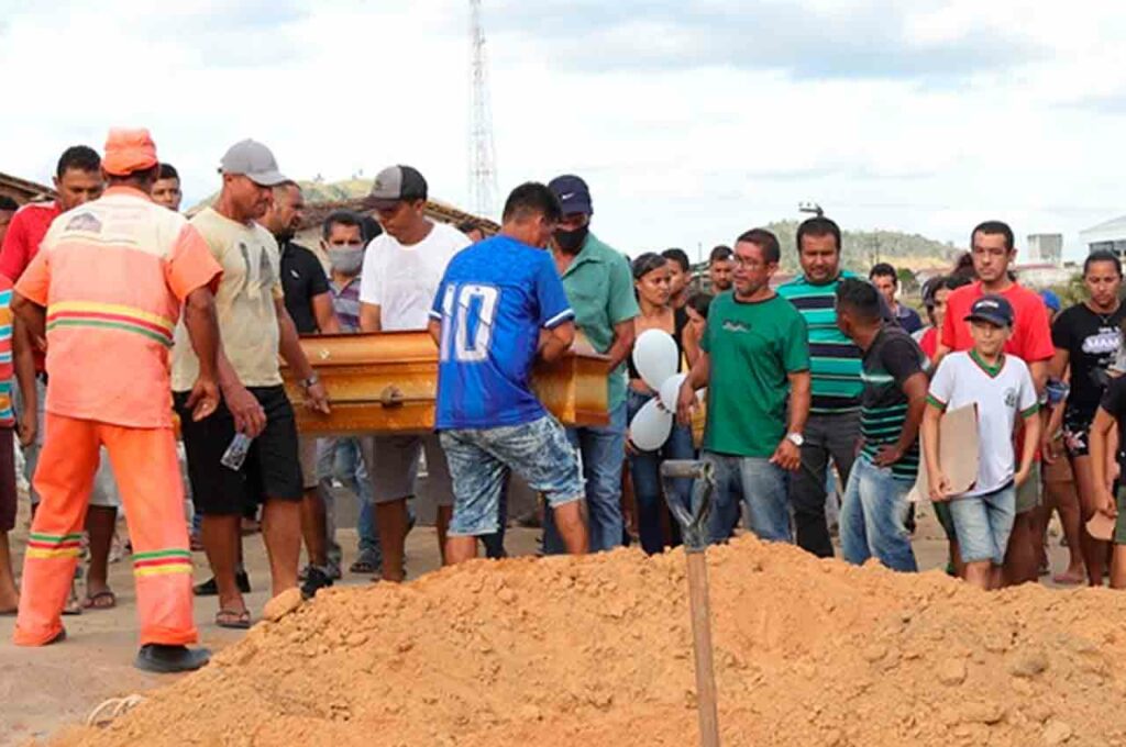 Caso Mislan: Ônibus que matou adolescente “transportava 120 estudantes”
