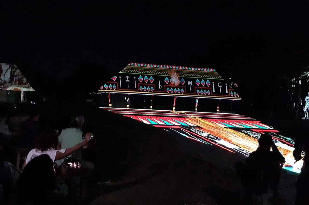 Vídeo: Rodrigo Cunha assiste à projeção mapeada na Serra da Barriga