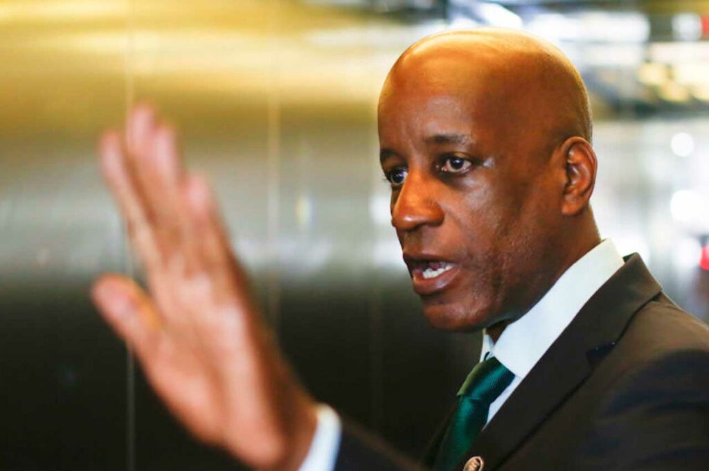 Sérgio Camargo exclui post sobre visita à Serra da Barriga