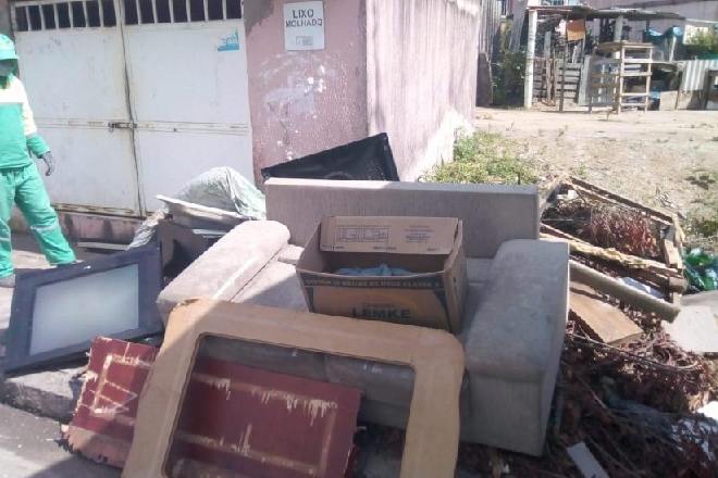 Material sendo recolhido pela Sudes – © Assessoria 