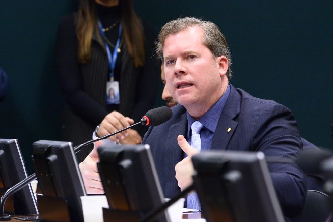 Marx Beltrão apoia projeto de isenção de IPI na compra de veículos para deficientes e taxistas