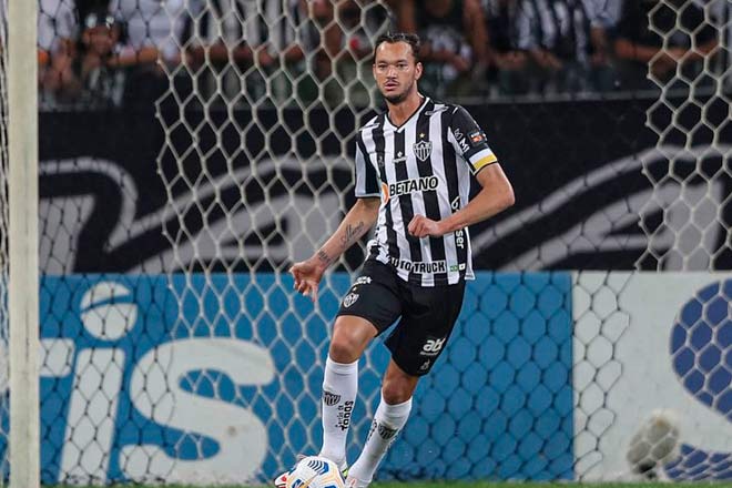Vídeo: Réver, jogador do Atlético-MG, se envolve em briga no aeroporto