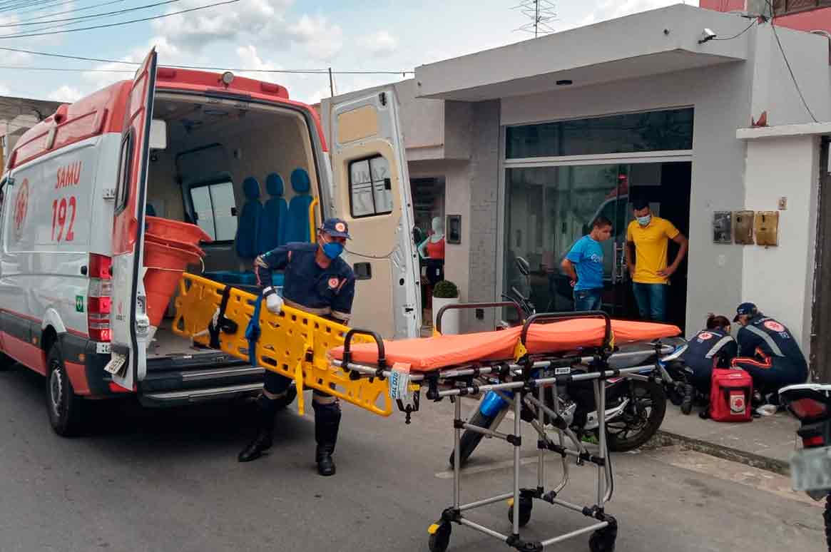 A vítima foi socorrida por uma equipe do Serviço de Atendimento Móvel de Urgência | © Gustavo Lopes/BR104